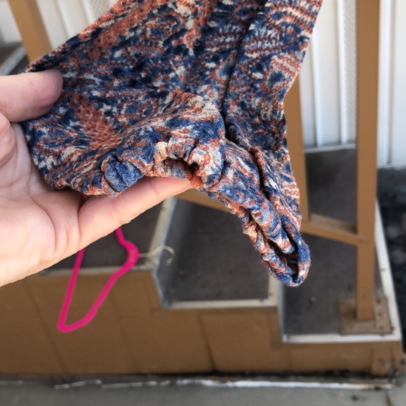 - Pretty FREE PEOPLE Long Sleeve Blouse. - Picture 5 of 12